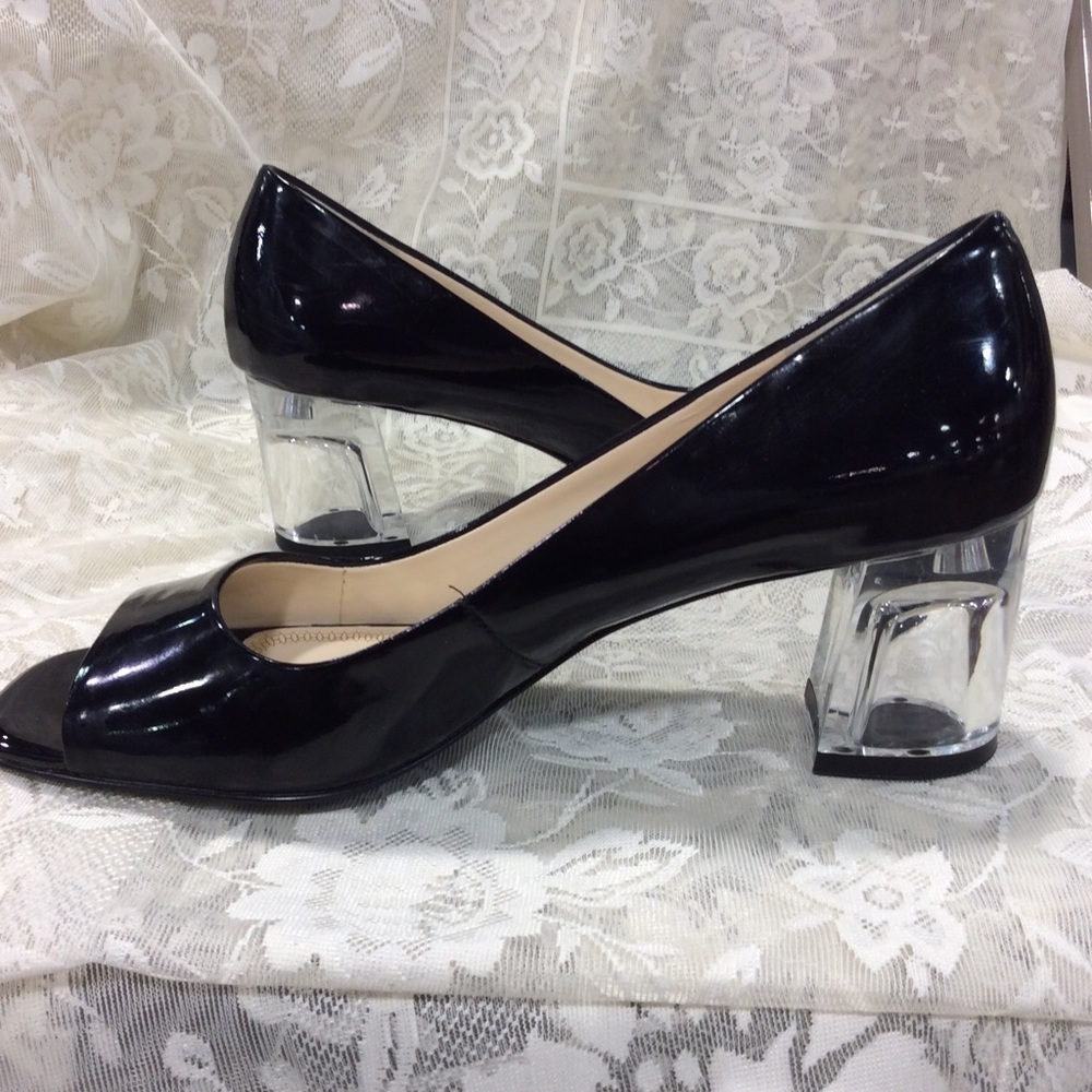 Tahari Women’s Shoes